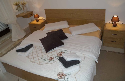 Polje Cepic Apartment | Holiday apartment in a quiet location with assembly pool use