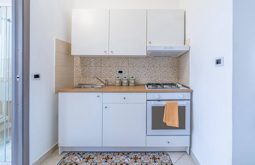 Granelli Apartment | Holiday Apartment "Il Pescatore" with Sea View, Shared Terrace & A/C