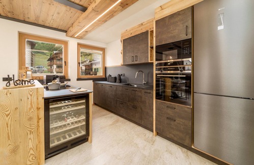 San Rocco Apartment | Holiday Apartment "Iron Wood" near Slopes with 2 Balconies & Wi-Fi