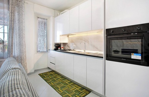 Nova Milanese Apartment | Holiday Apartment "Casa Global Atlantica" with Balcony & Wi-Fi