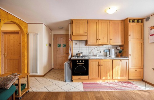 Varena Apartment | Holiday Apartment 'Le Coccinelle' with Mountain View, Terrace & Wi-Fi