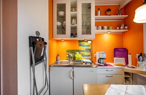 Nordstrand Apartment | Holiday Apartment 'Lila' with Shared Garden and Private Beach Chair