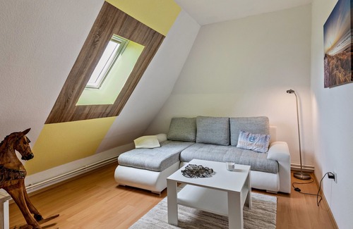 Schulp Apartment | Holiday Apartment 'Meerzeit' with Terrace & Wi-Fi