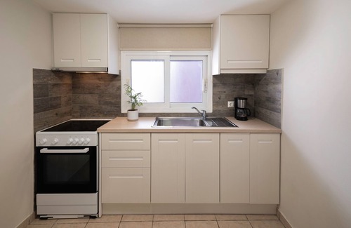Spartia Apartment | Holiday Apartment "Mistral" with Private Balcony & Wi-Fi