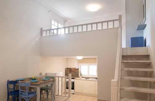 Spartia Apartment | Holiday Apartment "Mistral" with Private Balcony & Wi-Fi