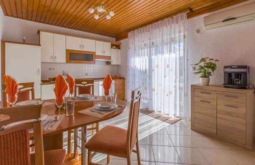Povile Apartment | Holiday apartment mit Balkon und Meerblick