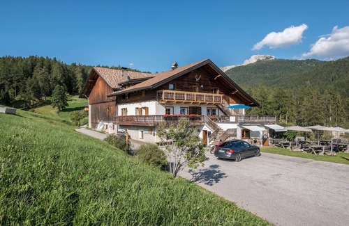 Redagno Apartment | Holiday Apartment 'Nigglhof Katarina' with Mountain View, Balcony & Wi-Fi
