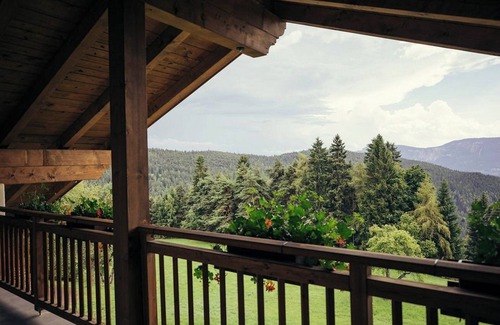 Verano Apartment | Holiday Apartment "Obertimpflerhof Lola" with Mountain View, Private Terrace & Wi-Fi