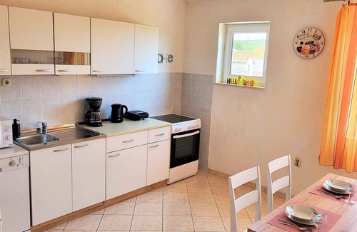 Primosten Burnji Apartment | Holiday apartment on the quiet