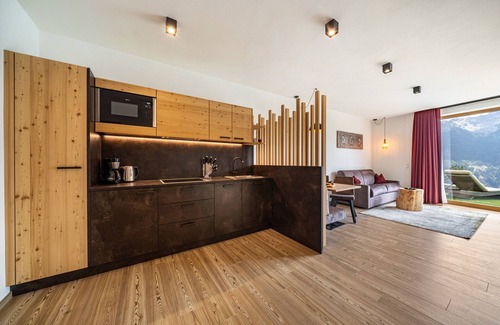 Lasa Apartment | Holiday Apartment "Paflur Lodges Abendrot" with Mountain View, Private Terrace & Wi-Fi