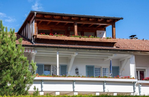 Fuessen Apartment | Holiday Apartment "Paulas Koenigscard" with Mountain View, Balcony and Wi-Fi