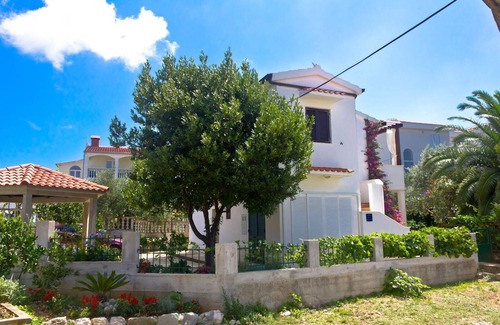 Podglavica Apartment | Holiday apartment Rogoznica for 1 - 5 persons with 3 bedrooms - Row house