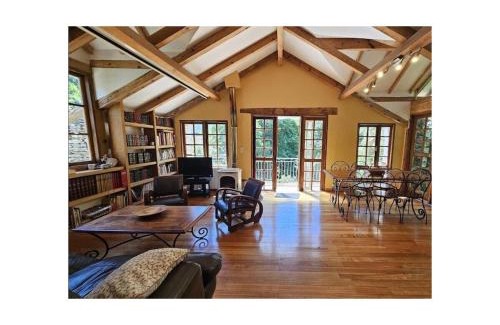 Oletta House | Holiday Apartment Segura 2