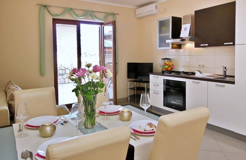 Soline House | Holiday apartment Soline for 1 - 5 persons with 2 bedrooms - Holiday house