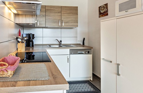Schonach im Schwarzwald Apartment | Holiday Apartment "Terrassenpark Schonach App 161" with Mountain View, Balcony & Wi-Fi