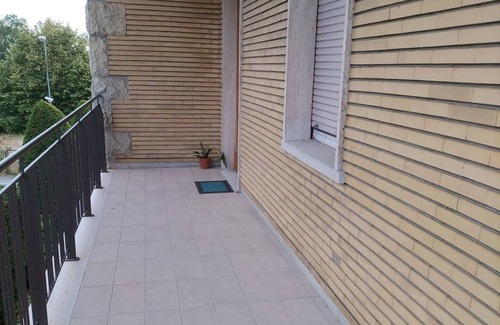 Fiorentino Apartment | Holiday Apartment "Villetta Elena" with Private Garden, Private Tennis Court & Wi-Fi