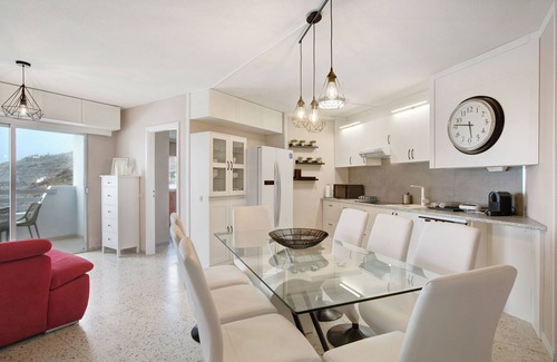 Tacoronte Apartment | Holiday Apartment 'Vv Tamara Sunset Suite' with Sea Views, Private Terrace and Wi-Fi