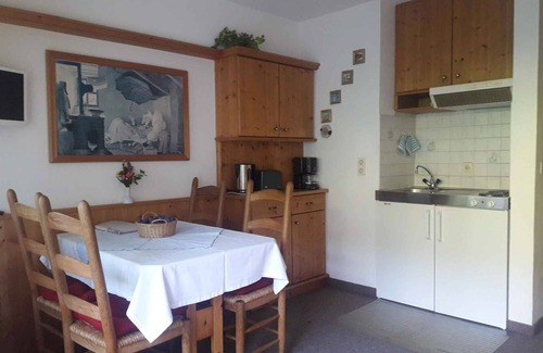 Auffach Apartment | Holiday apartment with balcony and indoor swimming pool