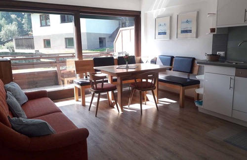 Auffach Apartment | Holiday apartment with balcony and indoor swimming pool
