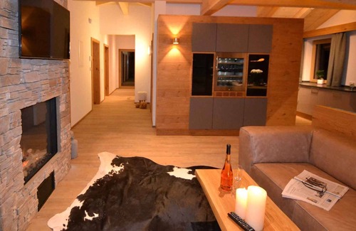 Emberg Apartment | Holiday apartment with whirlpool right on the slopes
