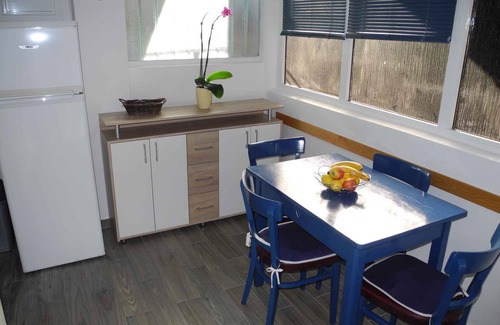 Selce Apartment | Holiday apartment with outdoor pool just 30 meters from the beach