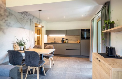 Tesimo Apartment | Holiday Apartment "Wiesgut Golden" with Mountain View, Private Terrace & Wi-Fi