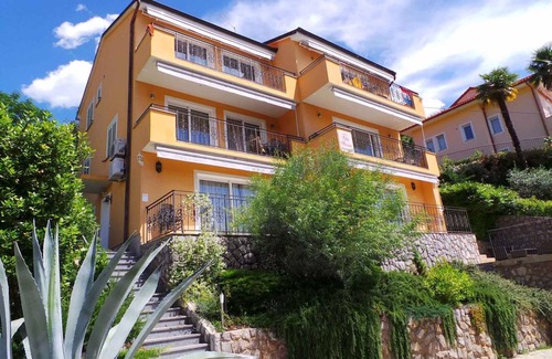 Icici Apartment | Holiday apartment with sea view