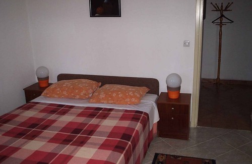Opric Apartment | Holiday apartment with air conditioning and barbecue