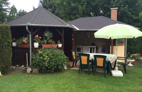 Keszthely Apartment | Holiday apartment with pool and air conditioning