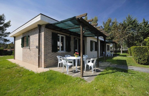 Marina di Cecina Condo | Holiday apartment with air conditioning and outdoor pool