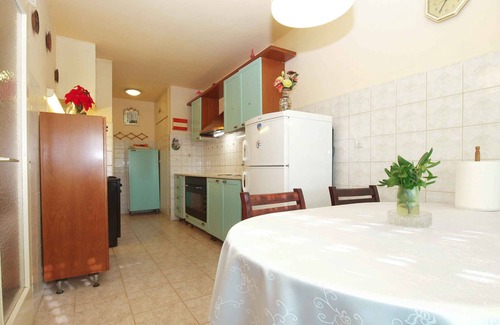 Veruda Apartment | Holiday apartment with air conditioning