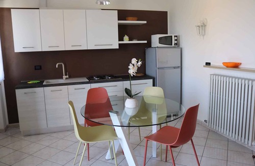 Lazise Old Town Apartment | Holiday apartment with balcony and swimming pool