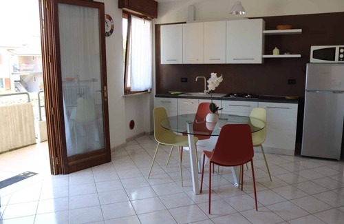 Lazise Old Town Apartment | Holiday apartment with balcony and swimming pool