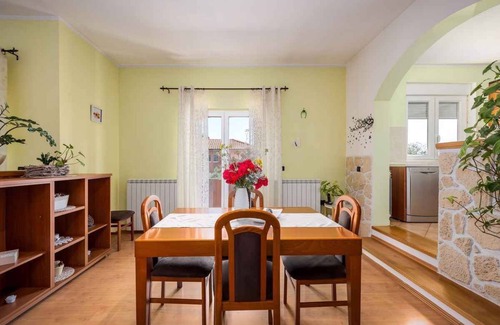 Murine Apartment | Holiday apartment with barbecue and air conditioning