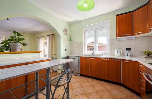 Murine Apartment | Holiday apartment with barbecue and air conditioning