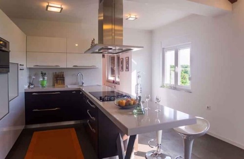 Buzdohanj Apartment | Holiday apartment with garden and Internet