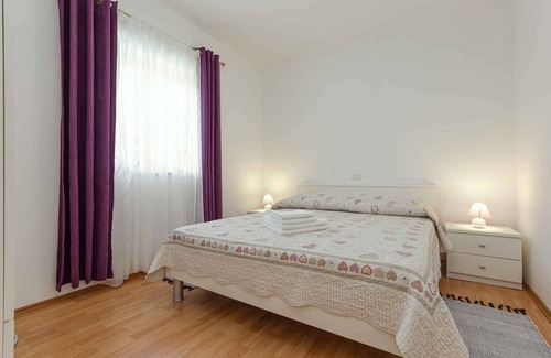 Susnjici Apartment | Holiday apartment with balcony