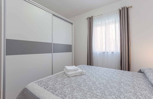 Susnjici Apartment | Holiday apartment with balcony
