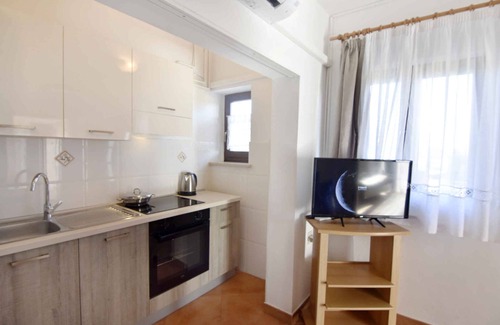 Basanija Apartment | Holiday apartment with air conditioning
