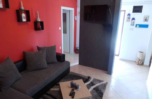 Krsan Apartment | Holiday apartment with pool and barbecue