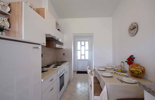 Sveti Anton Apartment | Holiday apartment with balcony