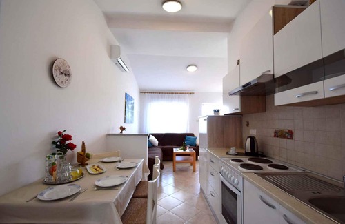 Sveti Anton Apartment | Holiday apartment with balcony
