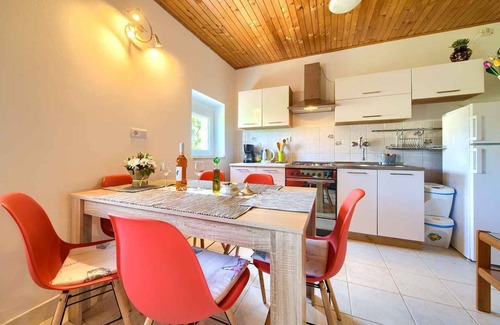 Milovcici Apartment | Holiday apartment with three bedrooms