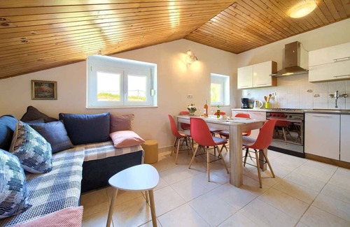 Milovcici Apartment | Holiday apartment with three bedrooms