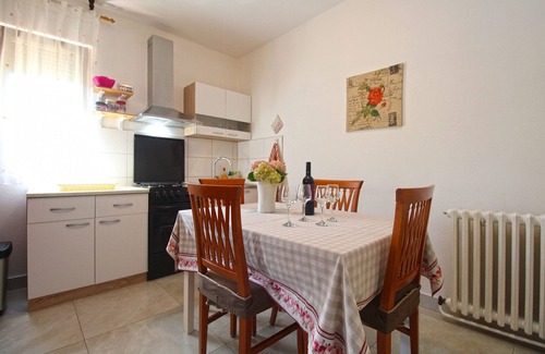 Muntic Apartment | Holiday apartment with parking