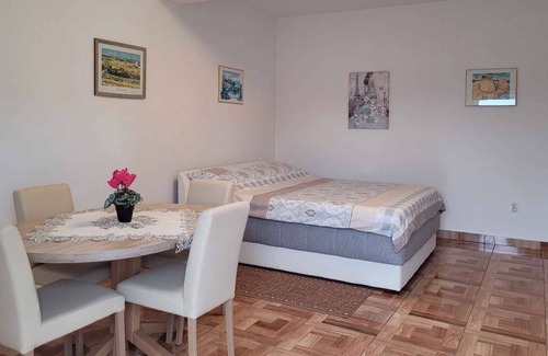 Plomin Apartment | Holiday apartment with pool