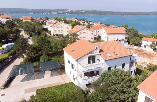 Klimno Apartment | Holiday apartment with sea view