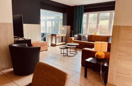 Stoumont House | Holiday Home in Moutoûyet with Pool & Sauna