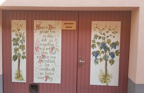 Endingen am Kaiserstuhl Apartment | Holiday Apartment 'Schwär' with Shared Terrace, Wi-Fi and Air Conditioning