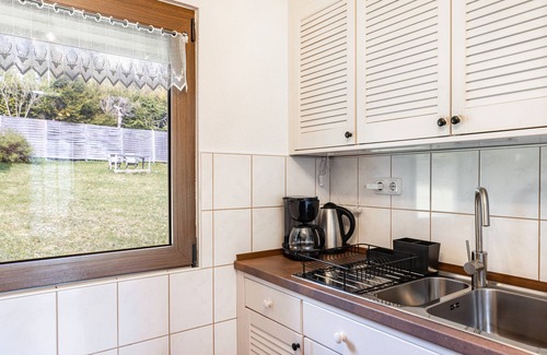 Suhl House | Holiday Home 'Selma' with Private Terrace, Balcony and Wi-Fi